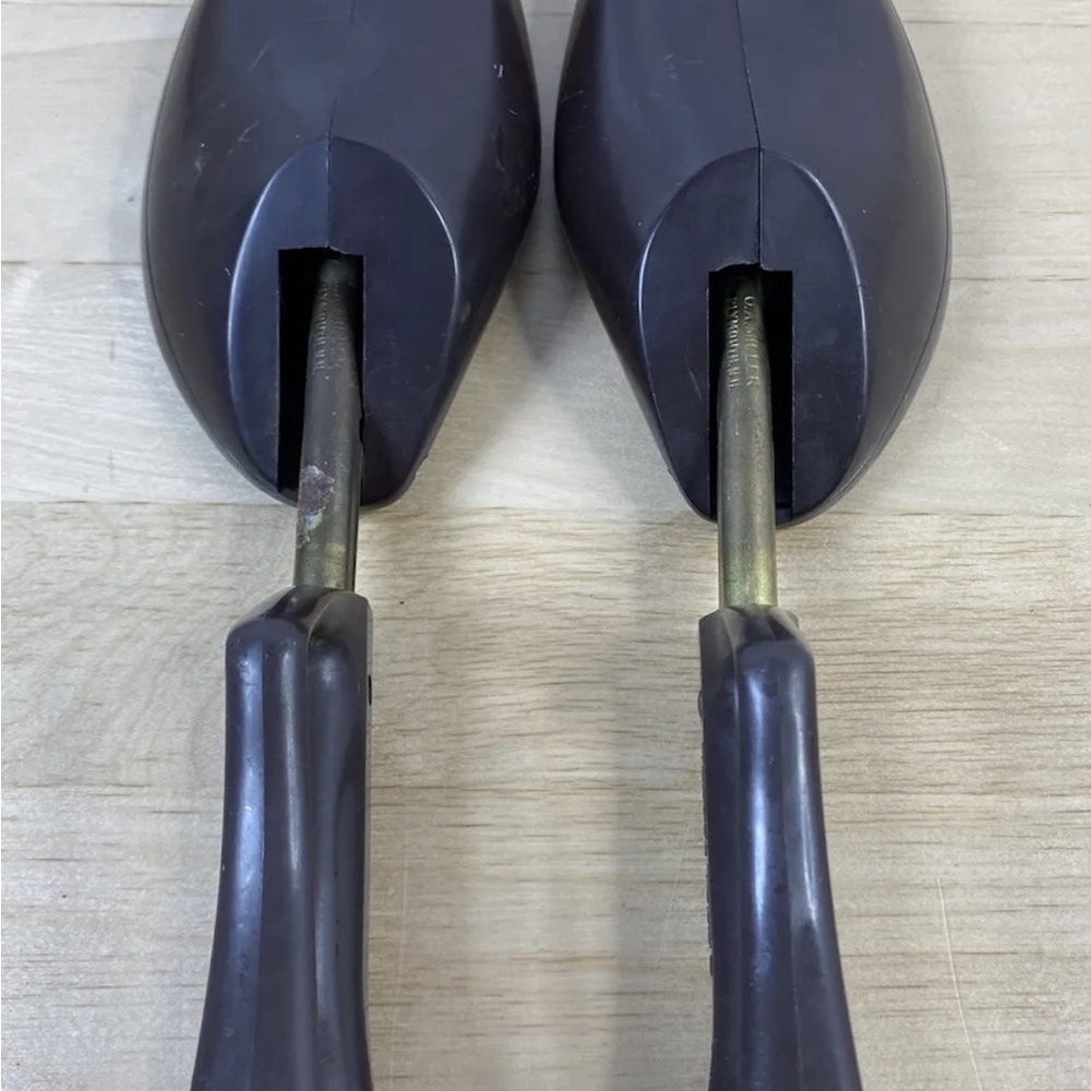 Travel tree shoe stretchers